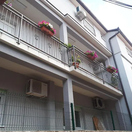Paradise 아파트