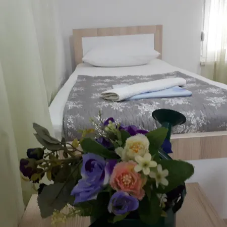 Paradise Apartment *